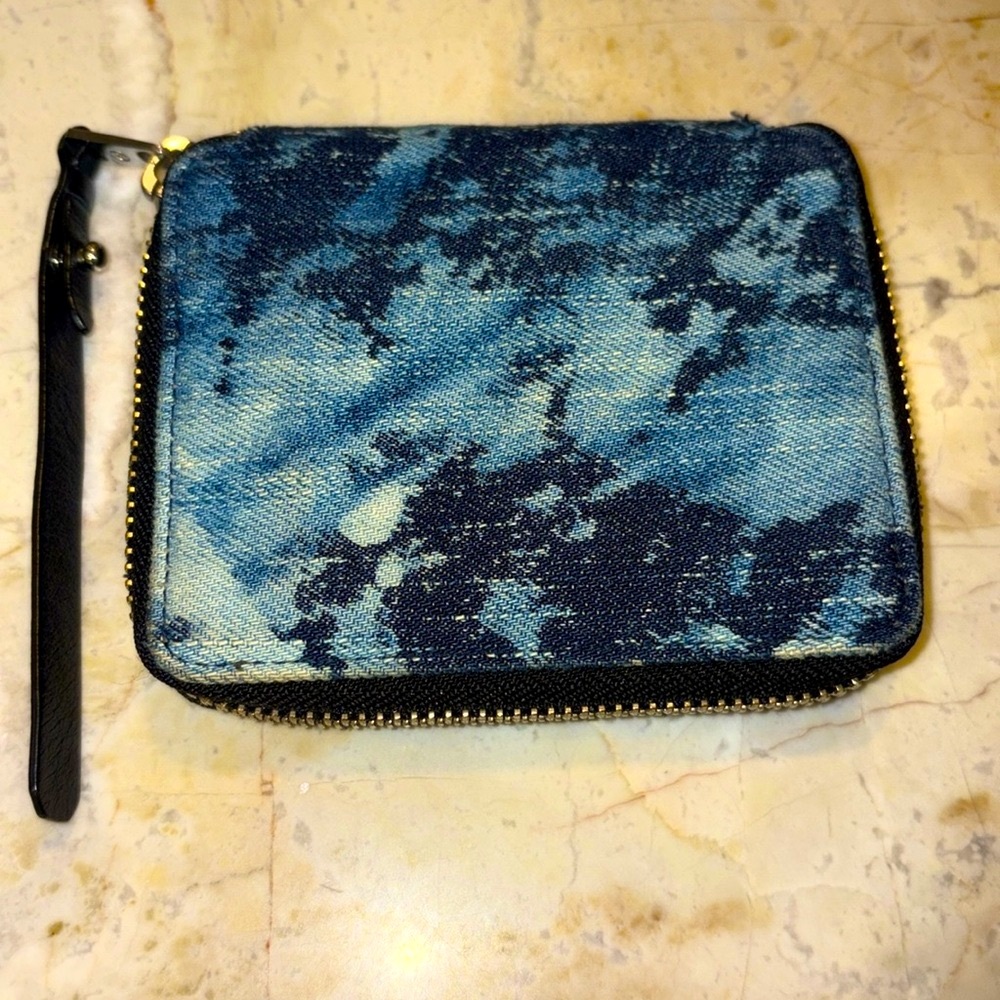 🔥🔥McQ Alexander McQueen Handmade Zip Around Wallet. Like New Condition!